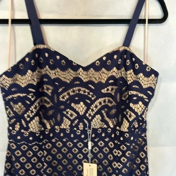 Lace overlay TANK DRESS. Sz 16. Navy/tan. Adjustable straps - Picture 7 of 9